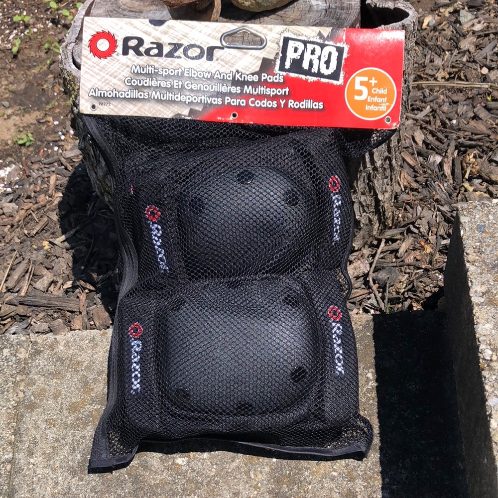 Razor Pro Black Elbow and Knee Pads